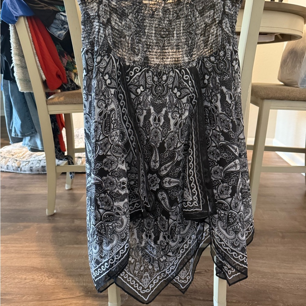 Strapless, Black and White Paisley Handkerchief Hem Shirt